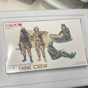 DML 1/35 model figure kit, new open box, U.S. Tank Crew, unbuilt, 4 figs